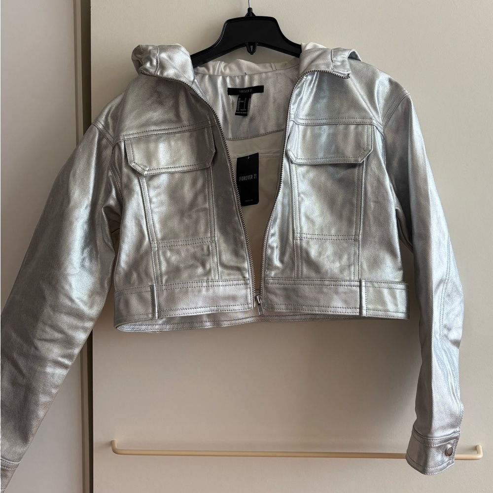 NWT Forever 21 Metallic Silver Cropped Jacket Cotton S Holiday Rock Festive hood